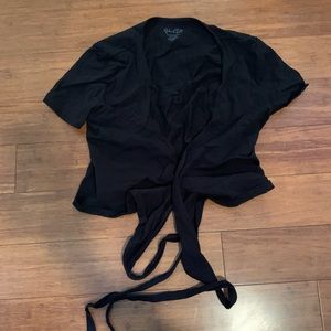 Stretchy brandy Melville wrap basic top t shirt kinda cropped